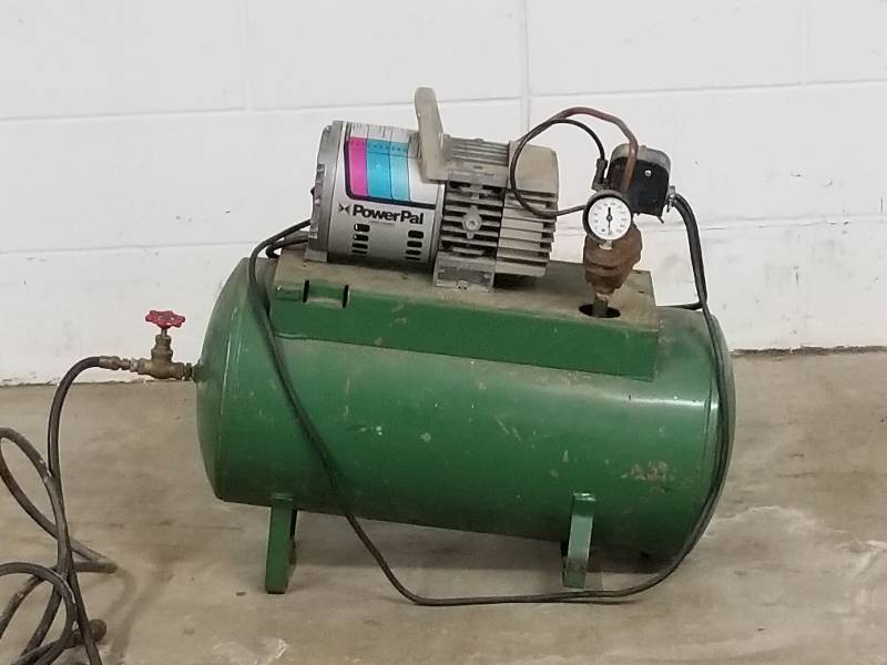lot 55 image: POWERPAL AIR COMPRESSOR