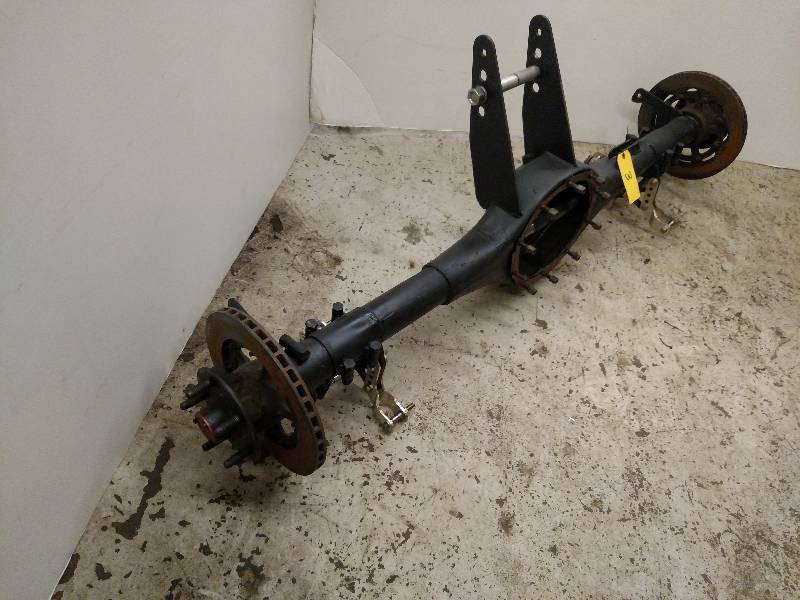 lot 3 image: 9 Ford Housing, Floater with GN Hu...