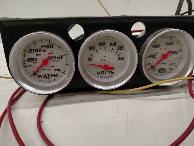 lot 30 image: iequus 2 116 Gauges with Panel...