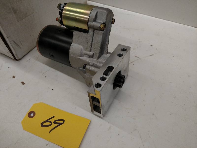 lot 69 image: Bullett 900 Chev Mini Starter, SB o...