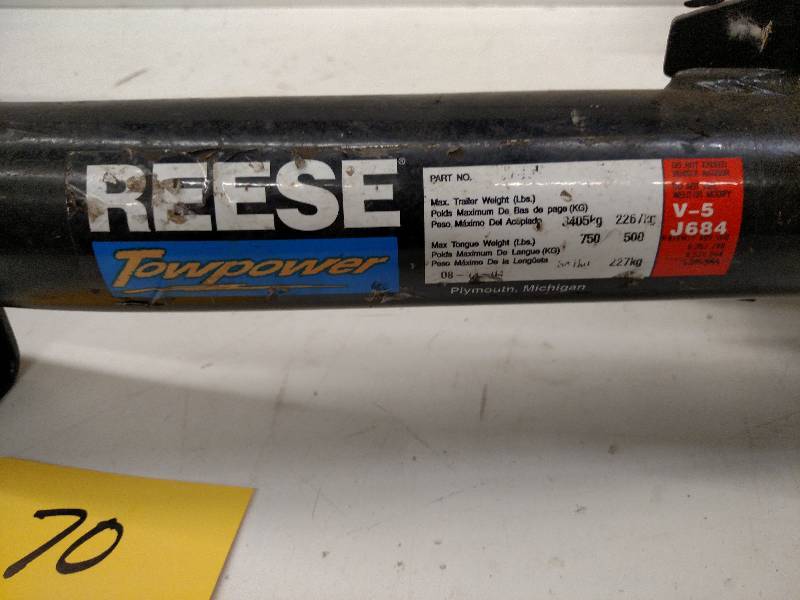 lot 70 image: Reese Trailer Hitch, 35.5 Center t...