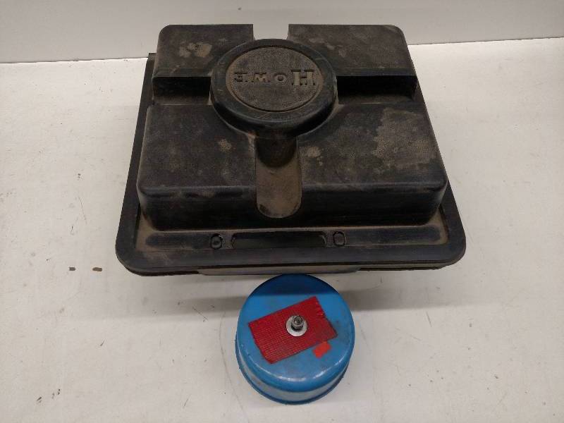 lot 79 image: Howe Carb. Box with Carb. Cover...