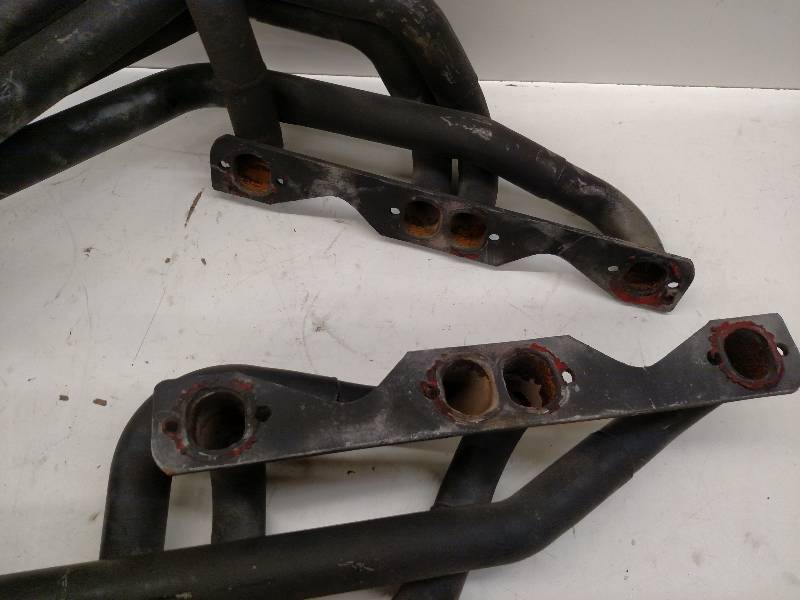 lot 205 image: SBC Crossover Headers, 1 34, 3 C...