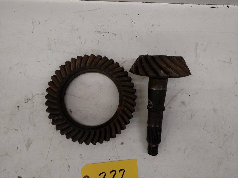 lot 277 image: Chev. 7.5 Ring & Pinion, 2.41...