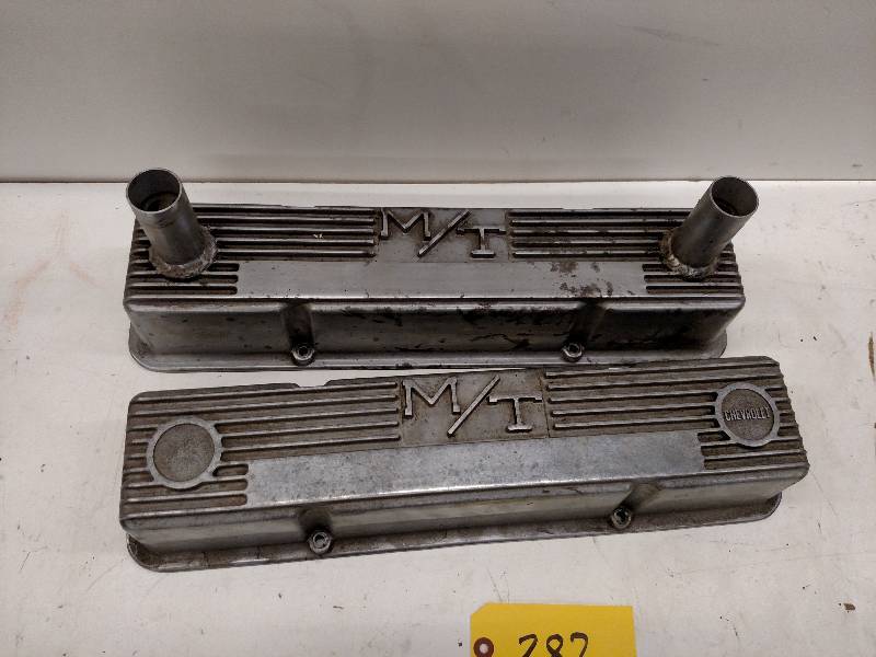 lot 287 image: (2) MT SBC Cast Aluminum Valve Cove...