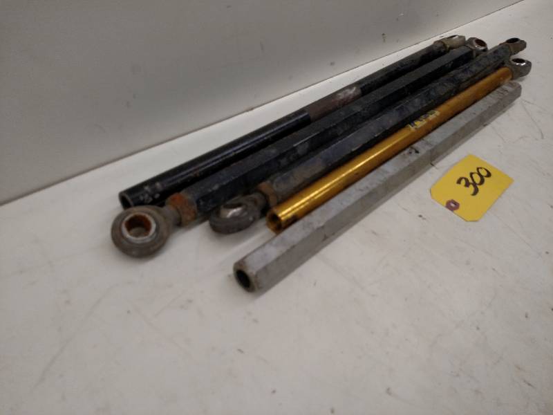 lot 300 image: (5) Aluminum Trailing Arms, 34 Ends