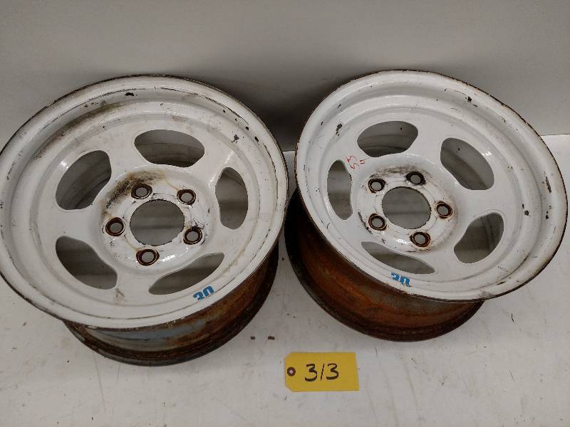 lot 313 image: (2) Bassett 15x8 Inertia Rims, 4 B...