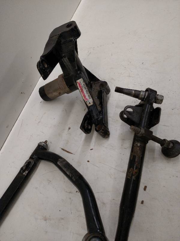 lot 337 image: Spindle, A-Frame Upper & Lower Cont...
