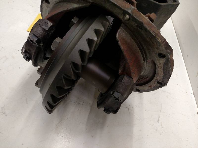 lot 356 image: Ford 9 Gears, 5.14, Lightweight Fu...