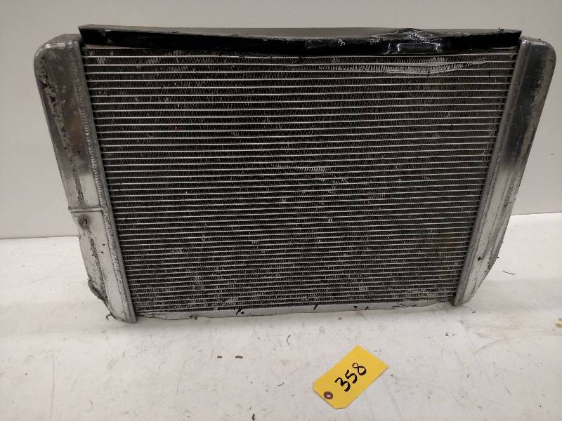 lot 358 image: Aluminum Radiator, 19x28, Double Fl...