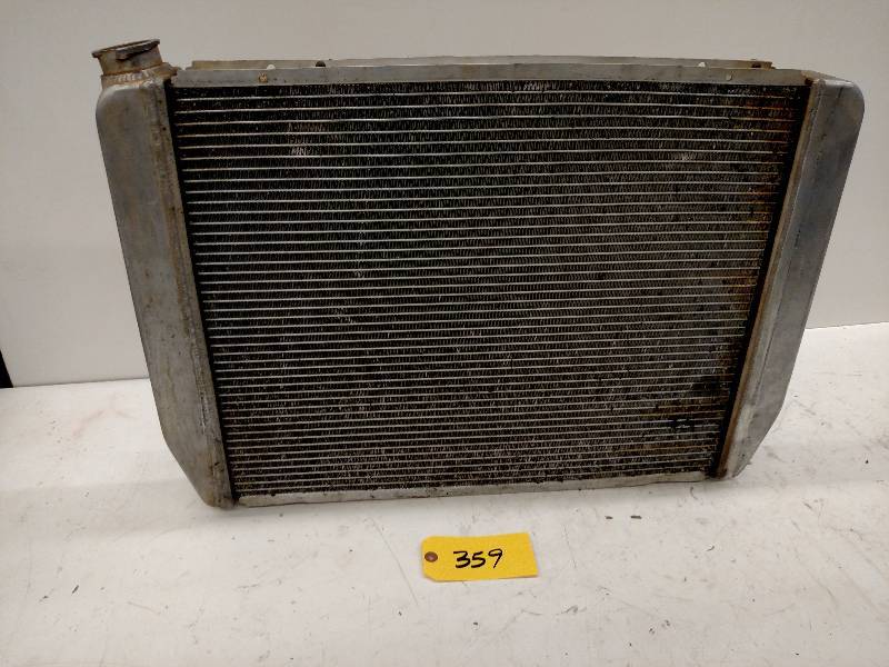 lot 359 image: Aluminum Radiator, 19x28...