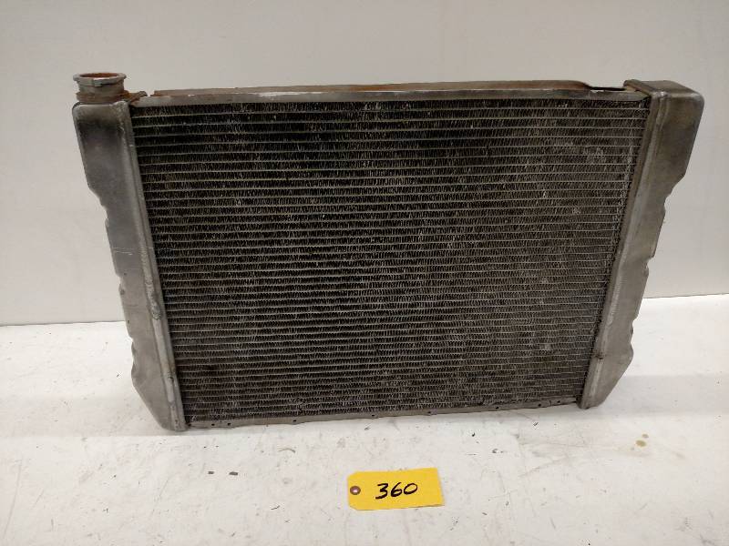 lot 360 image: Aluminum Radiator, 19x28...