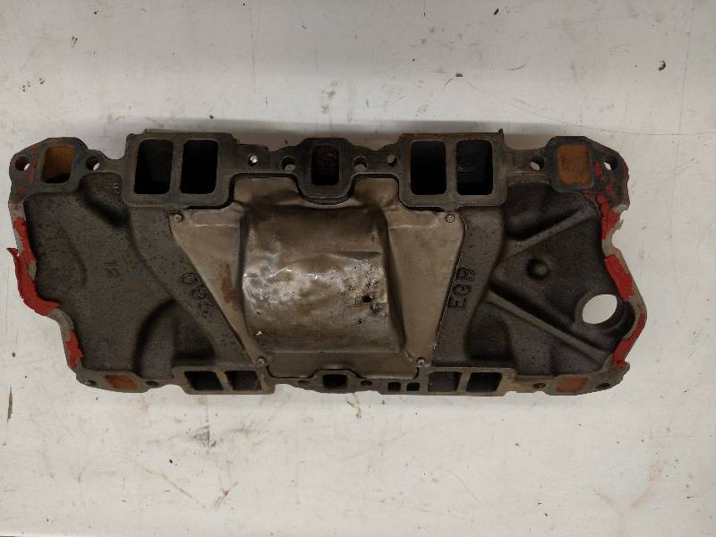 lot 430 image: SBC 2 bbl. Intake