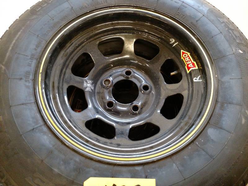 lot 489 image: (4) Aero Wheels with Tires, 15x7, 5...