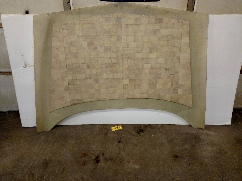 lot 498 image: Five Star 2000 Chevy Truck Hood, Li...
