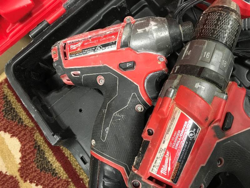 lot 98 image: Milwaukee M12 Cordless Drill Combo Kit in working conditions