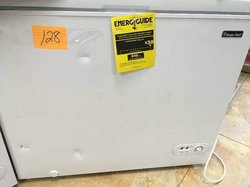 lot 128 image: Magic Chef 6.9 cu. Ft. Chest Freezer in White in working conditions