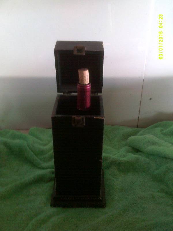 ANTIQUE WOODEN WINE BOX