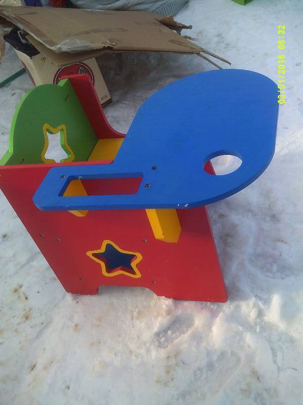 WOODEN CHILDS DESK
