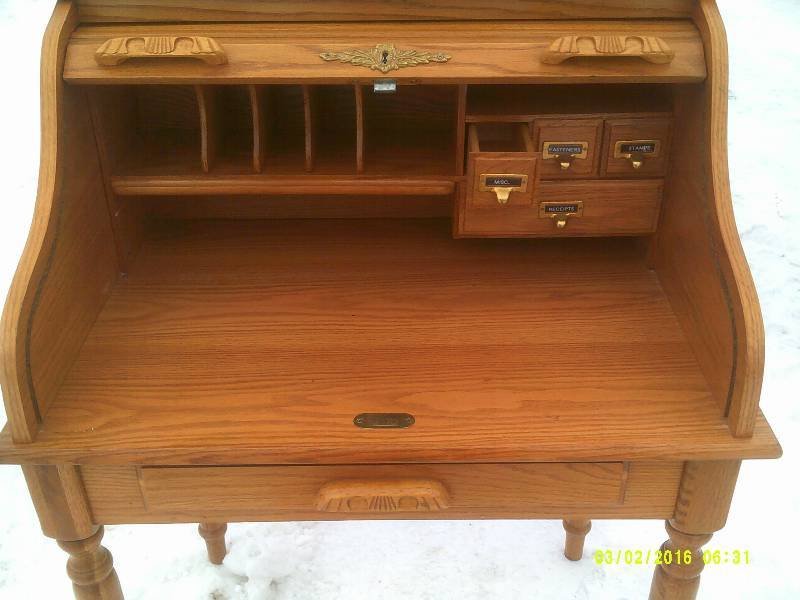 SOLID WOOD ROLL TOP DESK