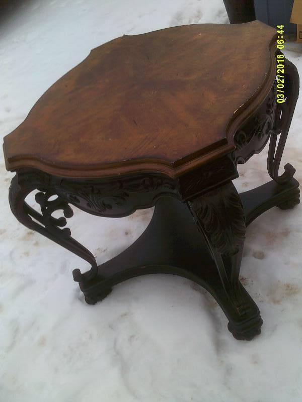 VINTAGE END TABLE