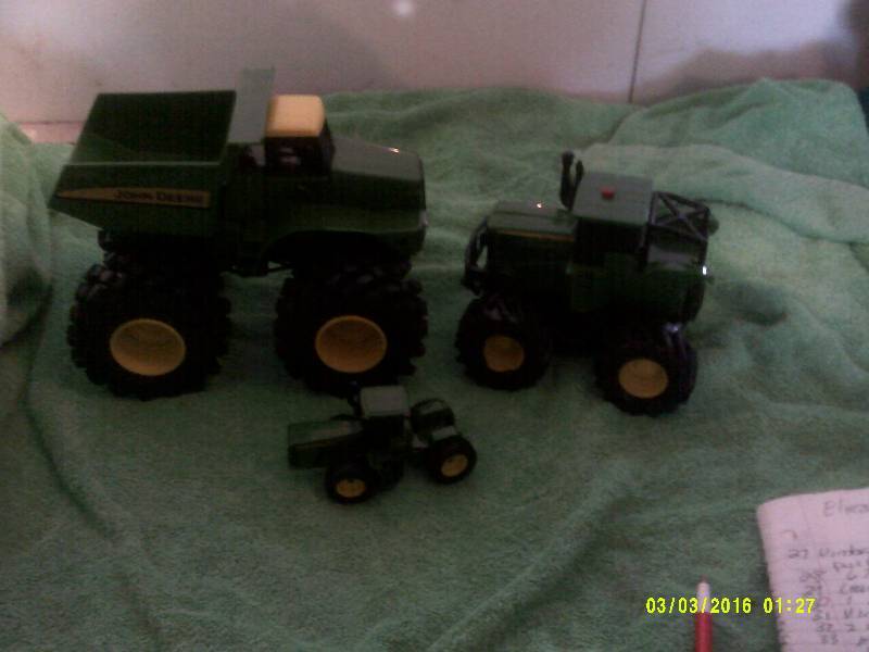 JOHN DEERE TOYS