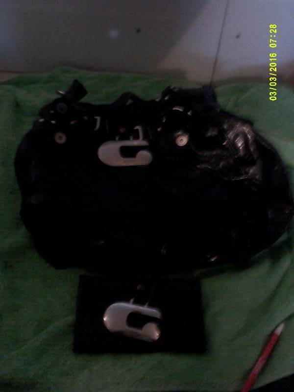 LEATHER GUESS HAND BAG