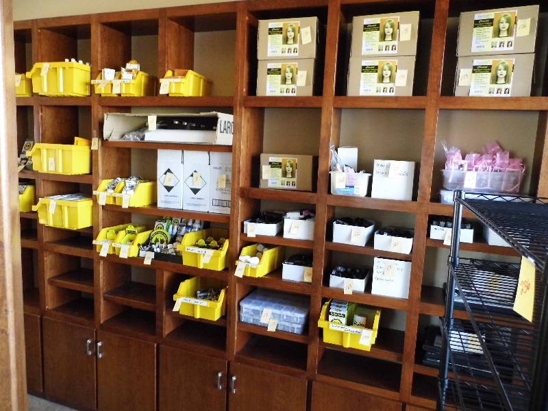 lot 2 image: Large Shelving  Display Unit