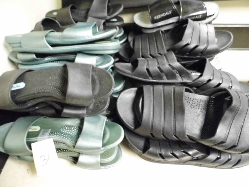 lot 31 image: Spa Slippers