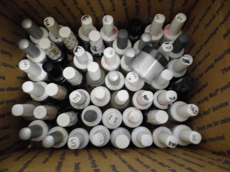 lot 33 image: Assorted Gel Nail Polish