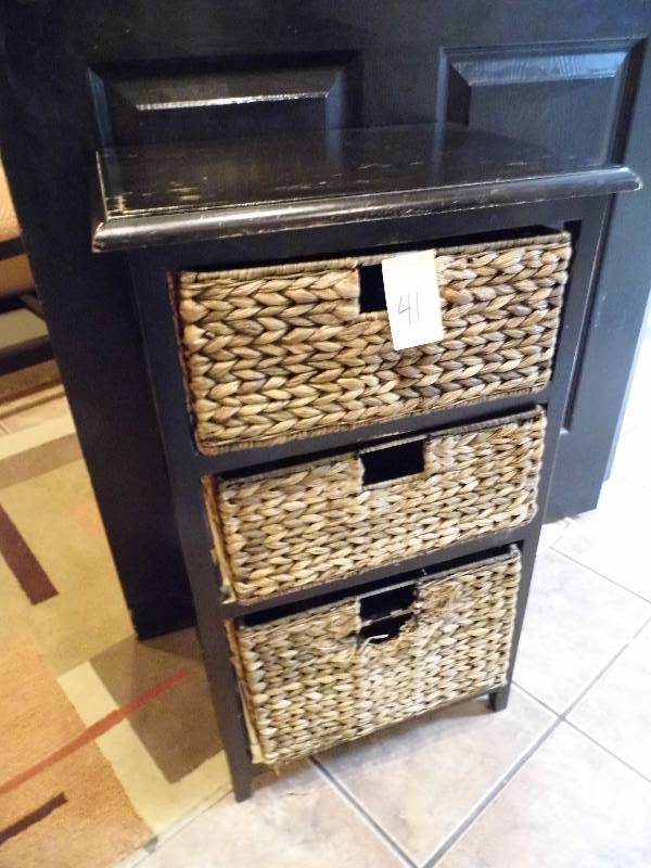 lot 41 image: 3 Drawer Stand