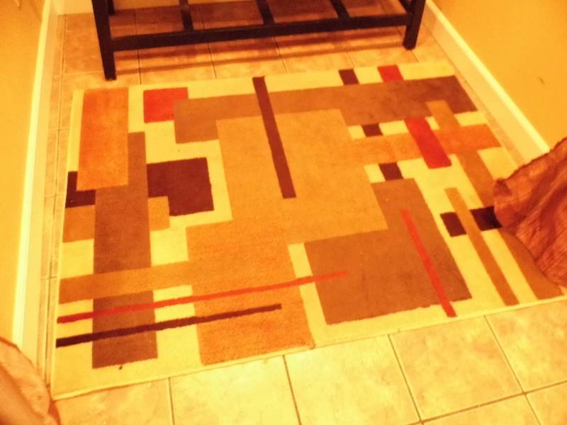 lot 46 image: Rug