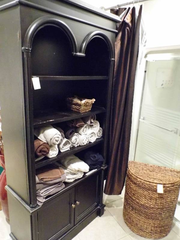 lot 57 image: Cabinet