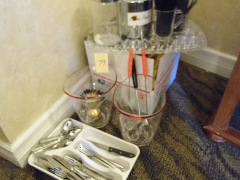 lot 79 image: Silverware - Buckets - Napkions