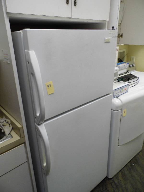 lot 97 image: Crosley Fridge