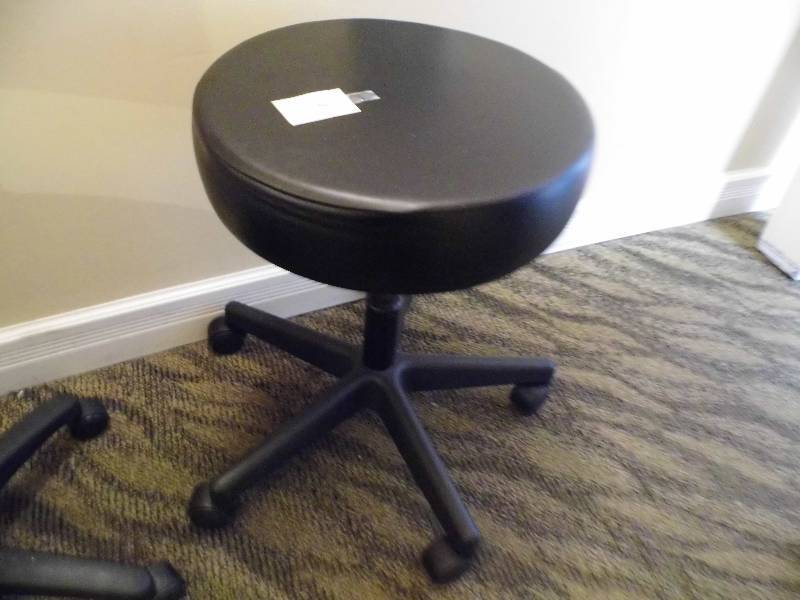 lot 102 image: Stool