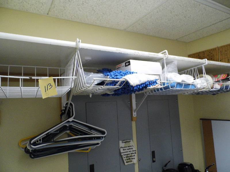 lot 113 image: 4 Metal Hanging Shelf Racks