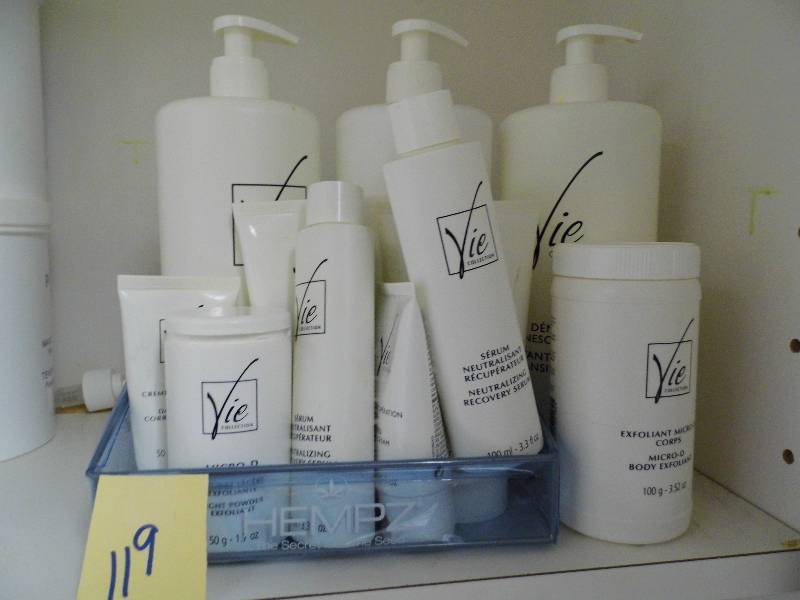 lot 119 image: Vie Facial & Body