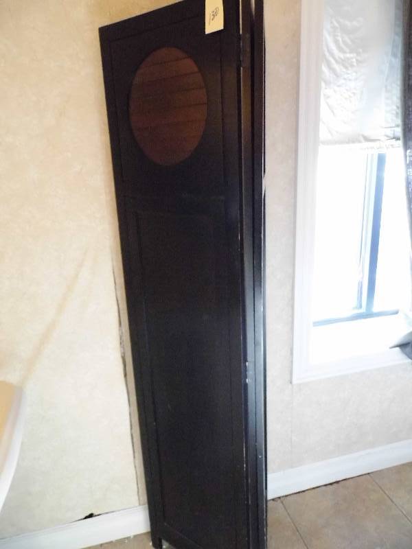 lot 130 image: Tri-Fold Screen