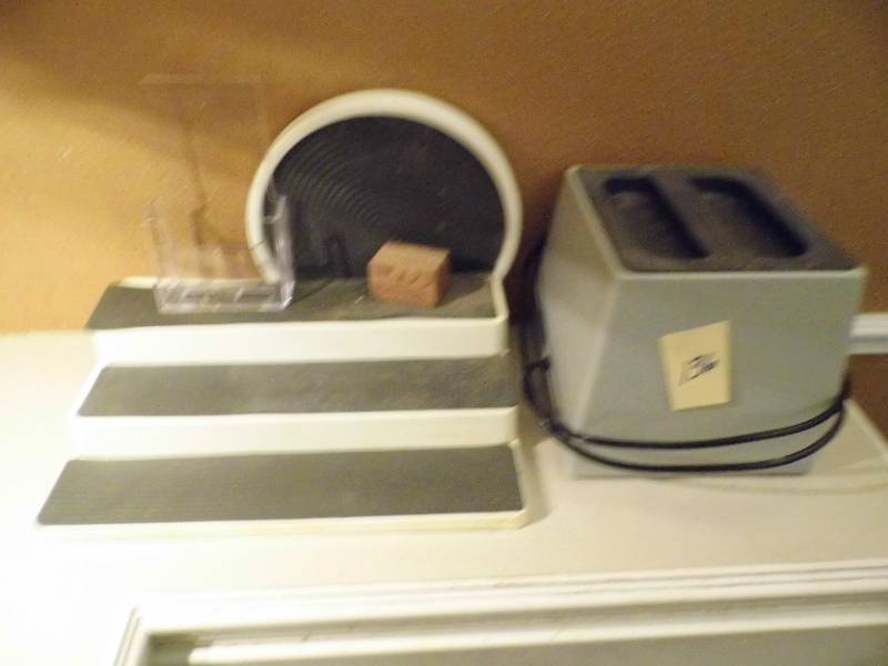 lot 136 image: Parafin Wax Warmer - Misc