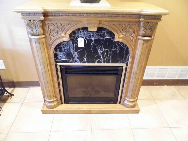 lot 138 image: Electric Fireplace - NO REMOTE