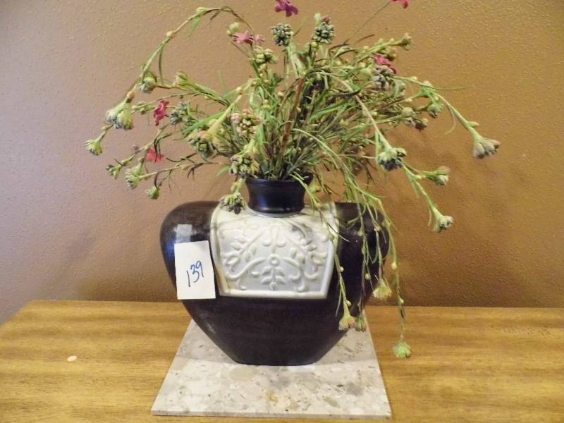 lot 139 image: Vase