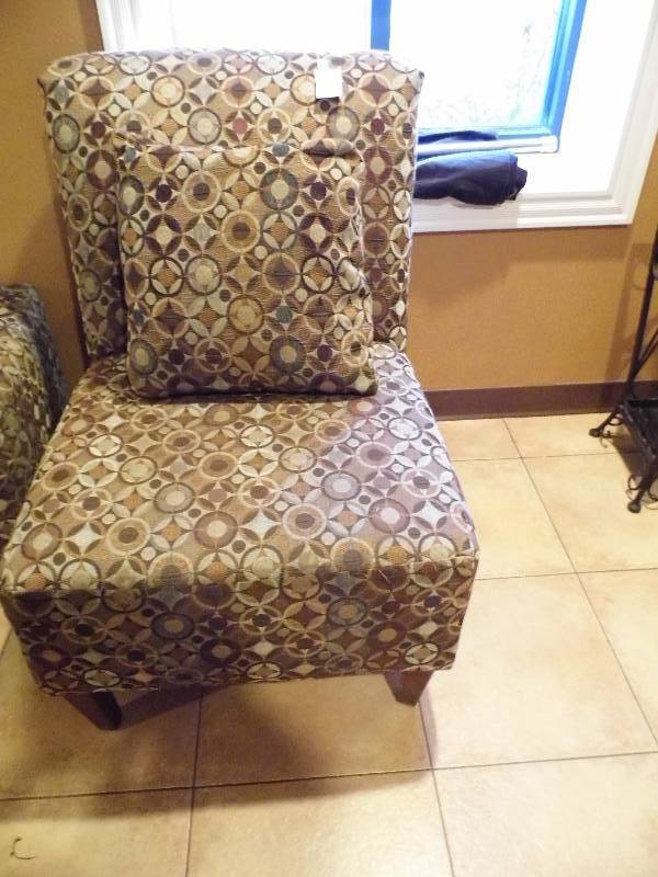 lot 141 image: Chair