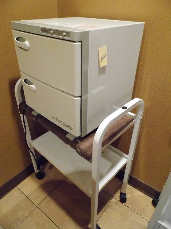 lot 146 image: UV Towel Warmer w Stand on Wheels