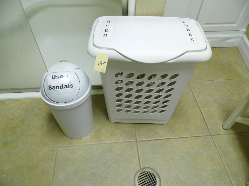 lot 152 image: Hamper - Garbage Can