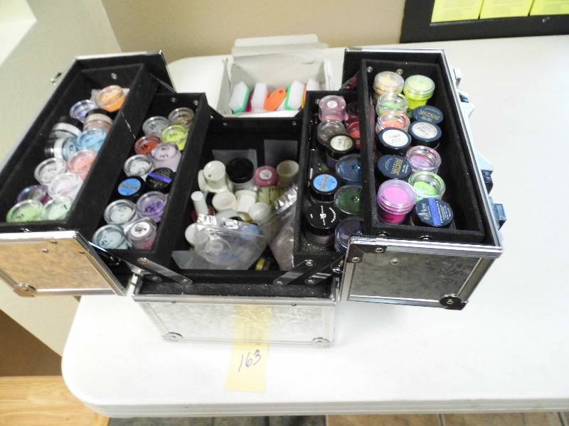 lot 163 image: Nail Art Dust - Glitter - Nail Brushes