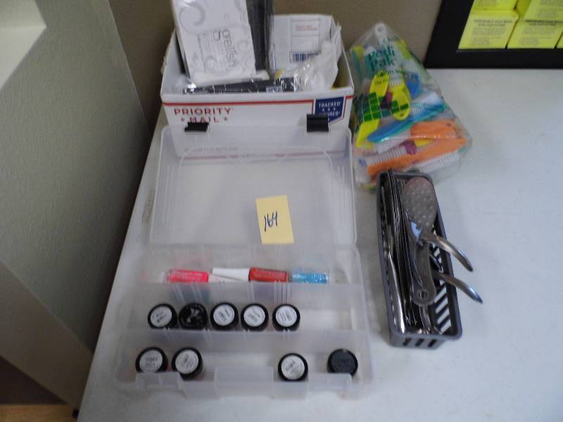 lot 164 image: Nail art Dust - Glitter - Nail Brushes - Gel Wraps