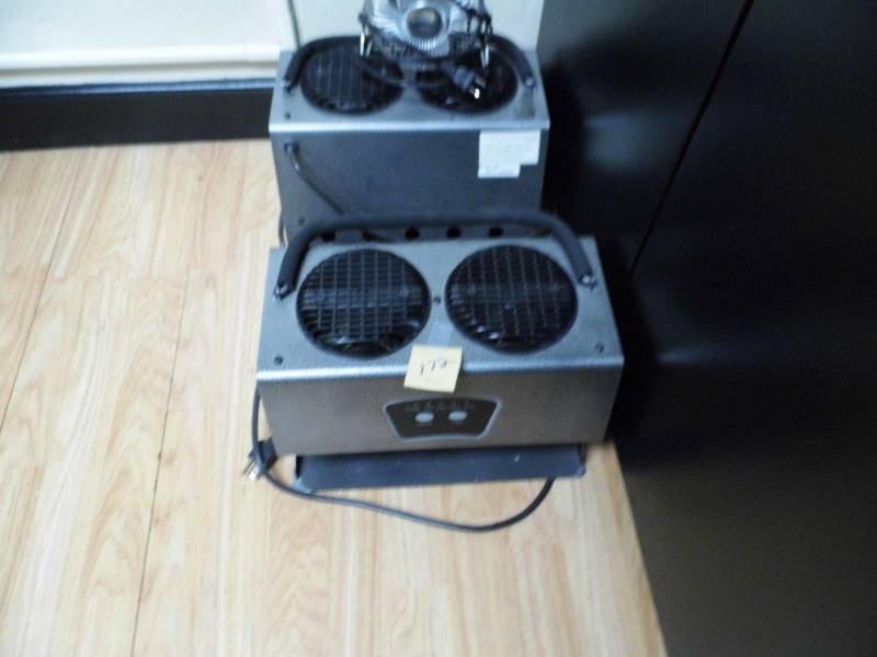 lot 172 image: Lot of 2 Foot Dryers