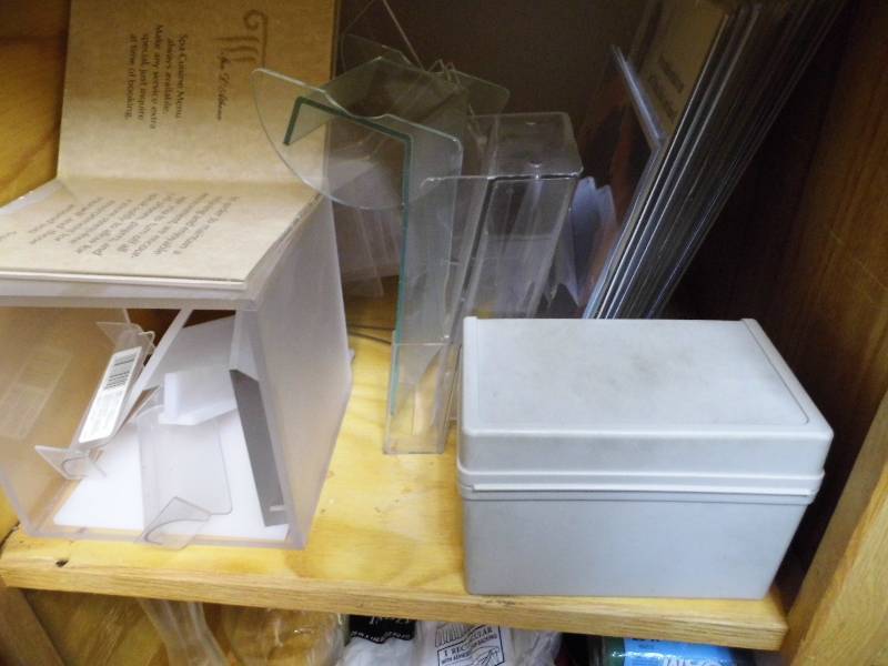 lot 184 image: Vases - Tablecloths - Displays - Plates