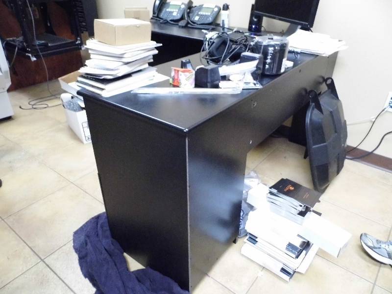 lot 227 image: L Shaped Desk